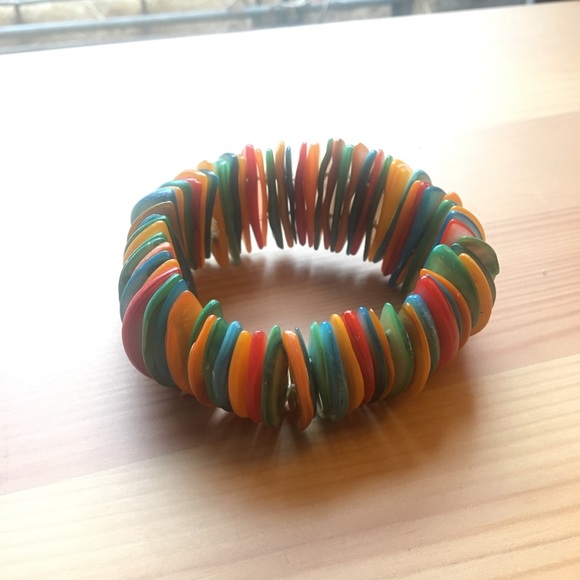 Rainbow Hawaiian Shell Bracelet - Picture 2 of 3